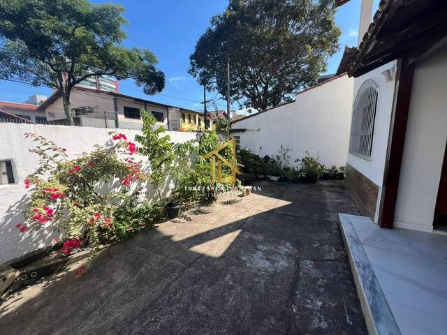 Sobrado para Venda em Vitória - 4
